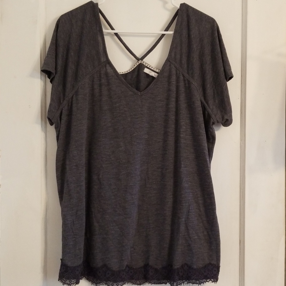 Maurices Gray Short Sleeve V-Neck Tee with Lace Hem